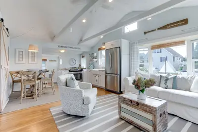 Image de Étapes de chalet de designer à Roger Wheeler / Sand Hill Cove Beach