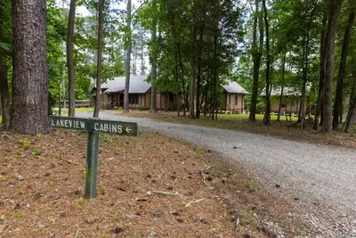 Image de Cabines Lakeview - Parfaites pour les voyages de groupes de jeunes!