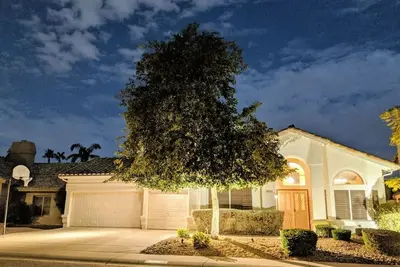 Image de Maison familiale de 5 chambres à coucher dans Paradise Valley Village
