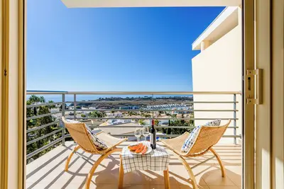 Image de BnB Homes Apartment with 3 Ocean view Terraces, 2 Swimming pools & Tennis court