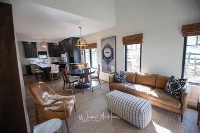 Image de Discover Your Perfect Getaway: Cottage in the Heart of Horse & Bourbon Country!