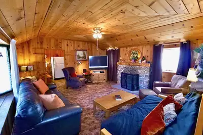 Image de Black Fox: 2 Br, 1 Ba Cabin / Bungalow Ă Idyllwild, pour 7 personnes
