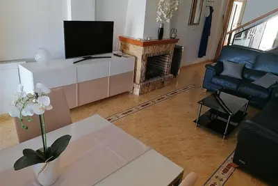 Image de Maison mitoyenne spacieuse avec piscine communautaire