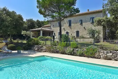 Image de Mas Provençal en pierre avec vue Panoramique & Piscine- Saint-Restitut