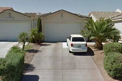 Image de Maison tranquille et sécuritaire dans un excellent quartier, à proximité des magasins Golf River Rughlin & Mor