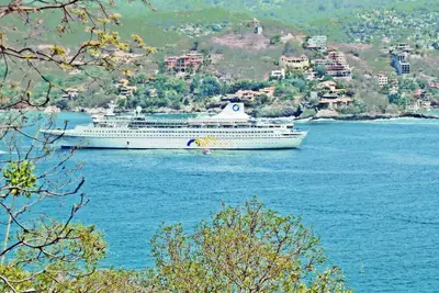 Image de A Condo neuf Superbe avec beaucoup de soleil - Hear The Sound Of Waves Éclabousser!