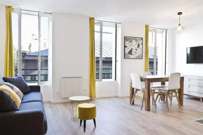 Image de A Bright 1-Bdr near Bastille