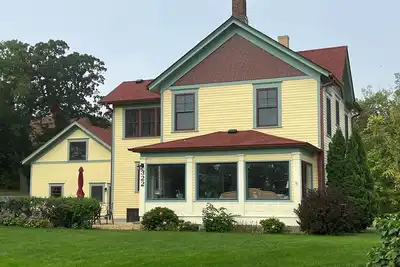 Image de Foxx Bluff Guest House-Meilleure Vue En Eau Morte