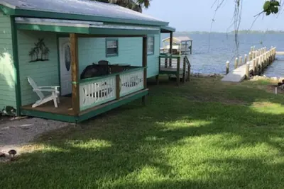 Image de Gorgeous Riverfront Fishing Cottage in Sebastian, Fl - Ask about 2025 \nSpecials