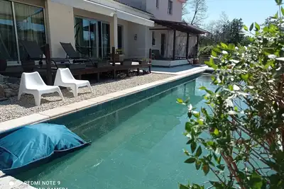 Image de Maison avec piscine de 14 m écologique