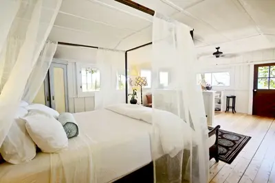 Image de Cottage romantique, vue imprenable sur l'océan, à proximité des plages, cadre de ranch historique