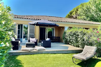 Image de Saint-Tropez Maison avec jardin, 2 chambres 4 couchages, plage 50 m.