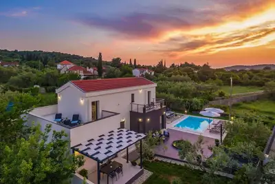 Image de Maison en bord de mer Ă Zdrelac