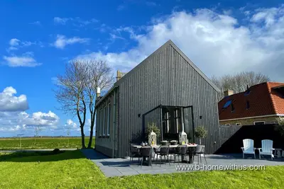 Nouveau: L'ancienne petite église a été transformée en un bel appartement
