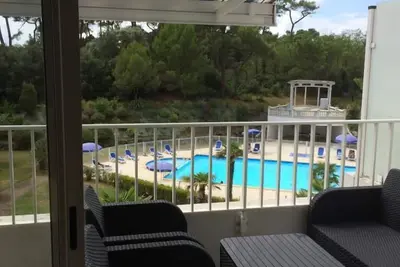 Image de Joli grand appartement 2 chambres tout comfort au calme, dernier étage.