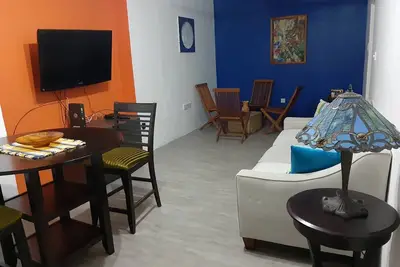 Image de Oversized One Bedroom Executive Rental In Upper Goodwill - Short Walk To Roseau