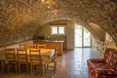 Image de Rural lodging, isolated, in the heart of our apricot orchards