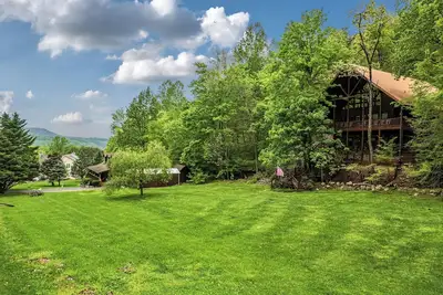 Image de Flux bouillonnant, Vues, Salle des médias, Foyers, Arcade Insane, Cour, Mariages