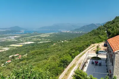 Image de Studio à flanc de colline avec vue sur la mer