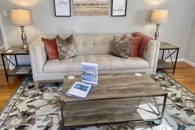 Image de St. Elmo Abode - En face du parc, à 8 minutes de Rock City