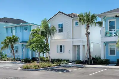 Image de Cottage 3 chambres avec nettoyage quotidien inclus, équipements de l'hôtel, 3 Mi de Disney!