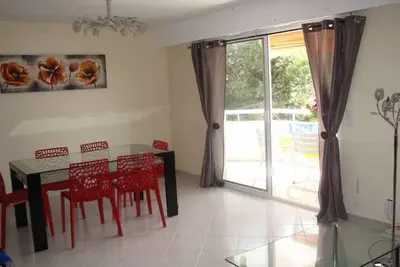 Image de Appartement T3 - Parking privé - 300 m Mer & Plage