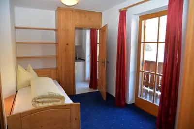 Image de Vacation apartment \"Dorfblick\" with large balcony, morning sun, quiet location, pure nature