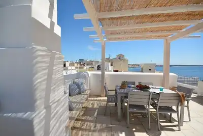 Image de Charming apartment in the historic center of Gallipoli with sea view terrace