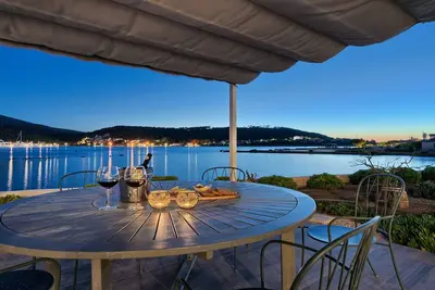 Image de Villa Blue Bay - villa en bord de mer avec piscine pour 10 personnes sur l'île d'Ugljan