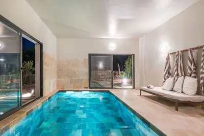 Villa Célestine 10 pers. piscine intérieure chauffée