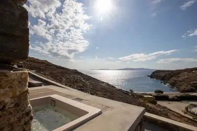 Image de Phos Villas, Eos - Jacuzzi sur les rochers