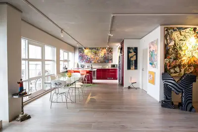 Art Collectors Downtown Apartment par Parliament Sq.