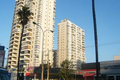 Image de DÉPARTEMENT MEUBLÉ À PROXIMITÉ Des Plages, Centres Commerciaux, Bord De CÔTE.