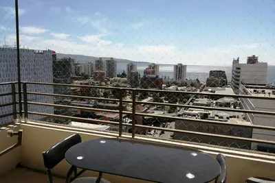 Image de Appartement meublé avec vue mer et bord de mer.