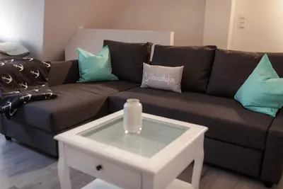 Image de appartement meublé récemment moderne