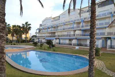 Apartamento Planta Baja a 50 metros de la Playa de Las Deveses