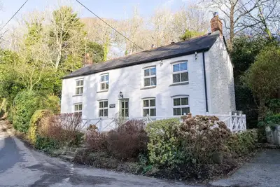 Image de Une belle maison de vacances alliant sans effort caractère et style moderne.