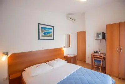 Image de Chambre dans Novalja avec Balcon, Climatisation, Wifi (3764-8)