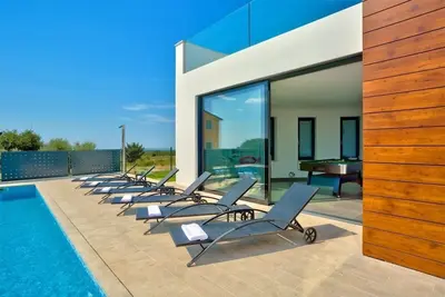 Image de Maison de vacances dans Višnjan avec vue mer, terrasse, Climatisation, Wifi (4840-1)
