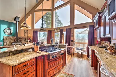 Image de Nouveau! Cabine Fairplay avec terrasse meublée sur 3 acres!