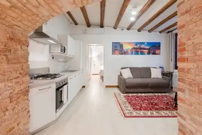 Image de Loft sur poutre apparente sur deux niveaux