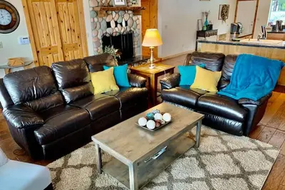 Image de 20 acres de belles vues, grand parking, donnant sur le lac Cascade