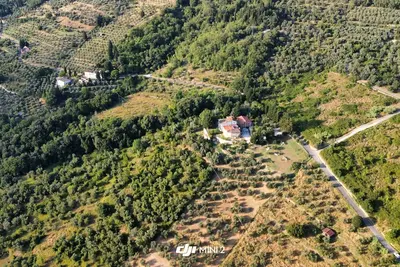 Image de Stylish Florence Suite au milieu d'un joli jardin et des collines toscanes