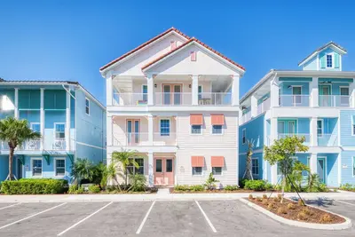 Image de Beau chalet de 8 chambres avec équipements de l'hôtel, nettoyage quotidien inclus, près de Disney