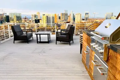 Image de Nouveau! Emplacement parfait avec une vue magnifique sur le centre-ville!
