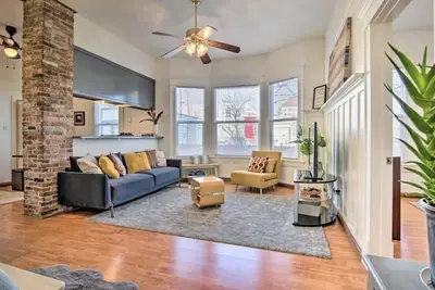 Image de 3 chambres Apt avec tout le confort de la maison! Débranchez et restez Cosy @ Misha’s CozyHaven