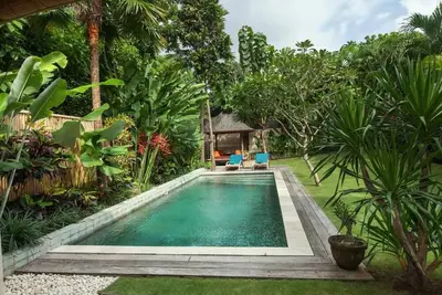 Image de 3 Bdr Batubelig Superbe villa Liang à Seminyak