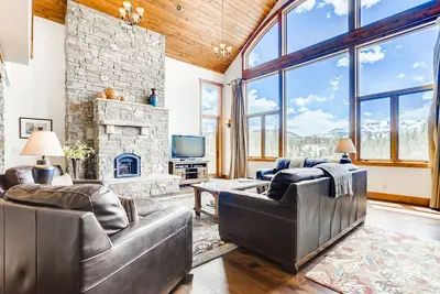 2 Acre Hilltop Lot l 6 Bdrms | Jacuzzi, salle de jeux et navette Vip gratuite