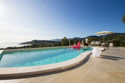 Image de La Baia House - Elegant House With Panoramic View On The Beach Of Foxi Manna