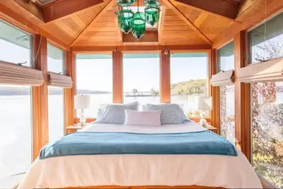 Image de Le paradis sur terre - Hudson Riverfront Home